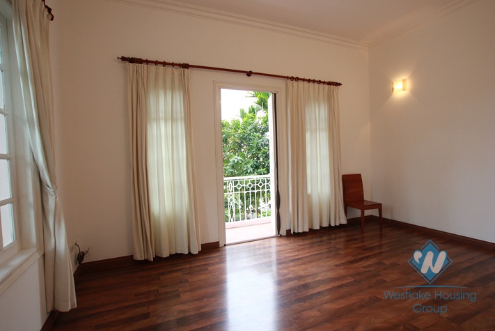 Beautiful house with nice garden for lease in Au co st, Tay Ho District